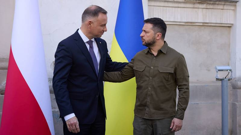 Польша собирается разорвать Украину на куски: чем закончится скандал между Варшавой и Киевом