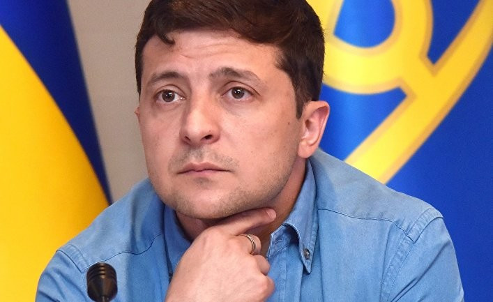 Зеленский: невозможно объяснить украинцам отказ от российской вакцины (NYT)