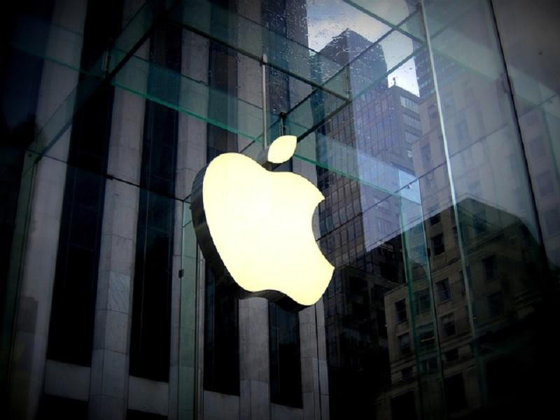 Владельцы iPhone 15 Pro пожаловались на ожоги на руках и бёдрах из-за использования смартфона