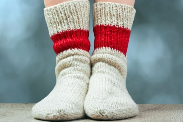 Основные причины, почему постоянно мерзнут ноги