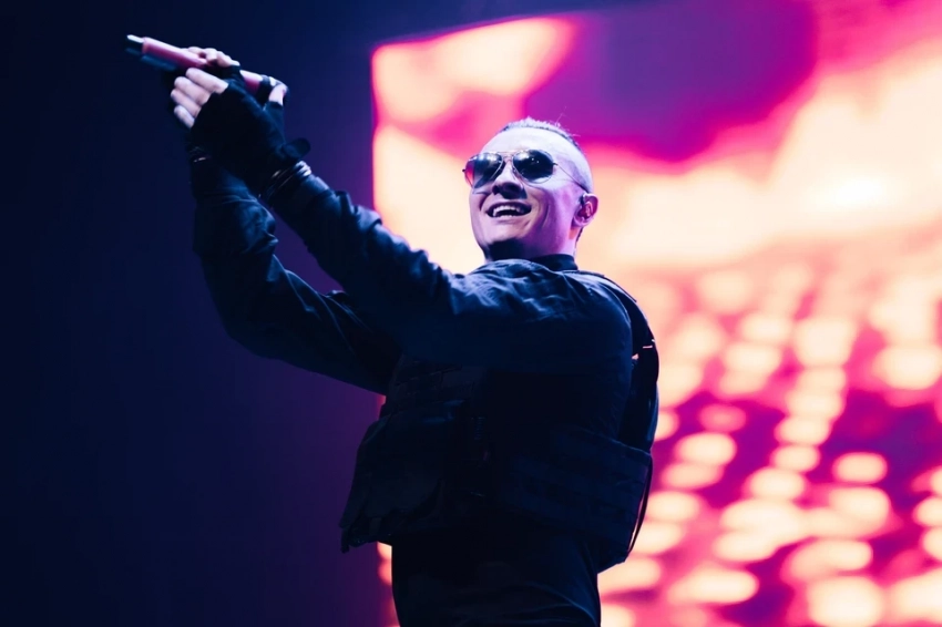 Как RADIO TAPOK создает музыку о героях СВО и собирает стадионы: «Для меня важнее сделать песню, которая понравится ребятам на передовой»