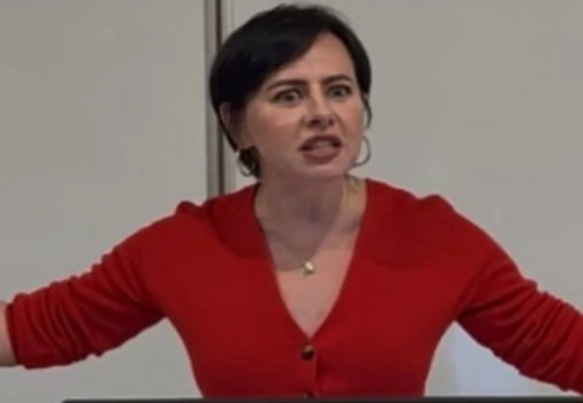 В ВШЭ опровергли заявление Оксаны Лаврентьевой, что она стала преподавателем психоанализа