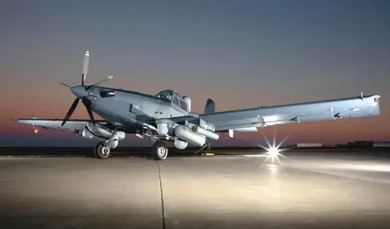 Оказавшийся не у дел самолёт: американский спецназ получил в качестве воздушной поддержки лёгкий штурмовик OA-1K Skryraider II