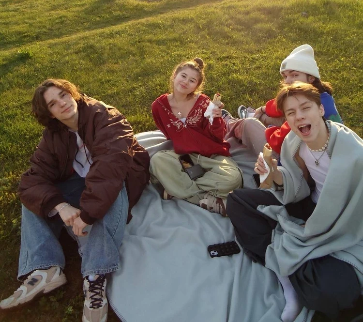 Блогер и певица Милана Хаметова попала в ДТП по дороге в Кемерово