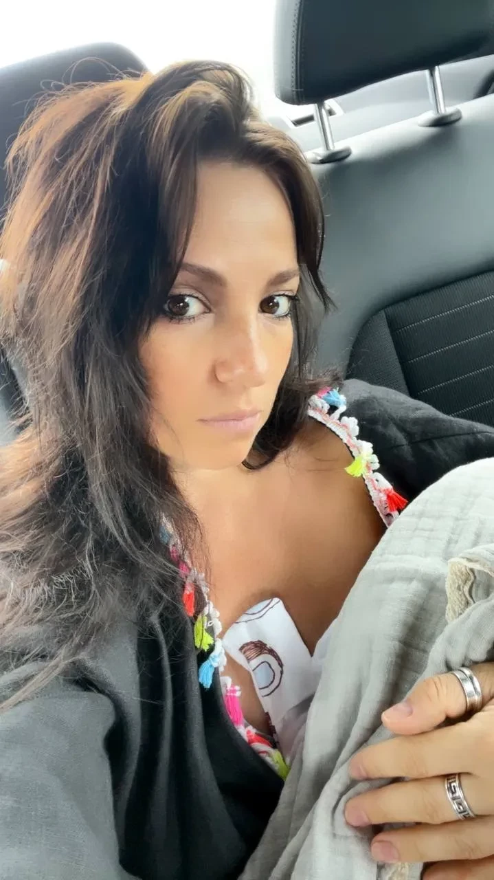 41-летняя Светлана Светикова родила третьего ребёнка