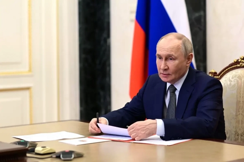 Bloomberg называет причины, по которым Путин откажется от уступок в сегодняшнем разговоре с Трампом