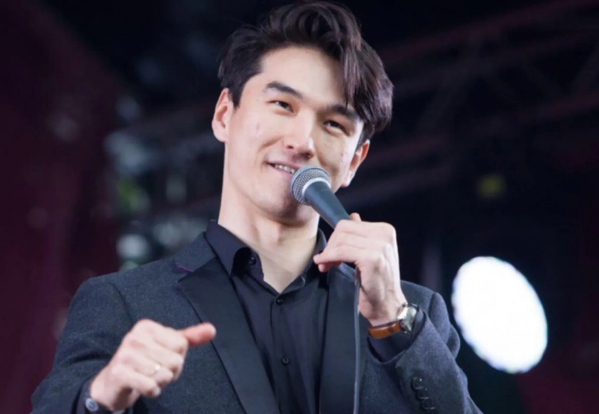 Комика Нурлана Сабурова задержали в Москве и оштрафовали за нарушение миграционного законодательства