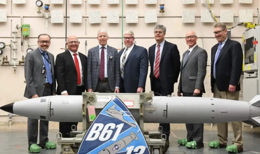 Мощность до 360 килотонн: в США собрали первую ядерную авиабомбу B61-13
