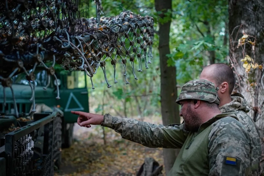 События на фронте показывают, что украинское командование не собирается менять свою тактику «оборонять каждый куст»