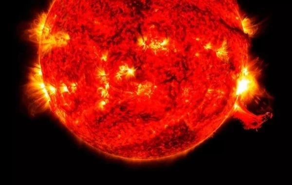 Магнитная буря 8 августа: метеопатов предупредили о неблагоприятном дне из-за вспышек на Солнце