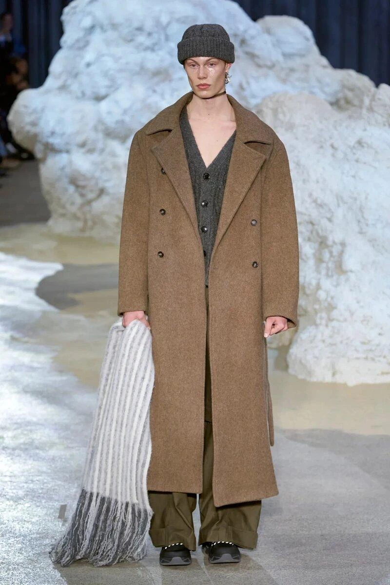 Стилист рассказала, какие шапки и шляпы мы будем носить осенью