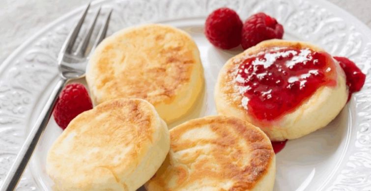 Творожные, с изюмом и картофелем: рецепты вкусных домашних сырников